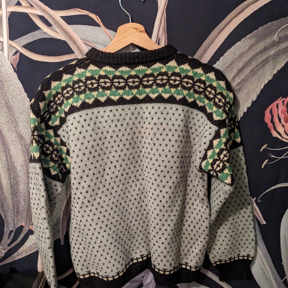 Cozy Wool Zip-up - Picture 2 of 2